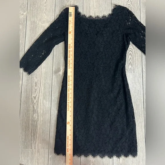 Diane von Furstenberg Lace Sheath Mini Dress Size 6 Black - Picture 3 of 9